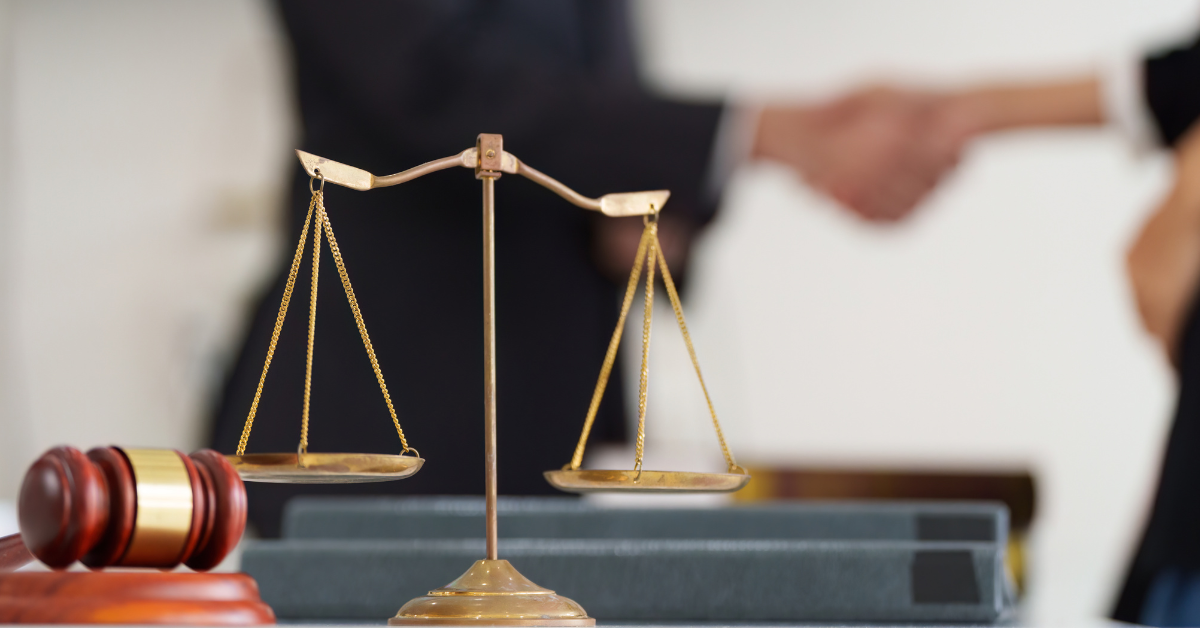 Legal Secretary vs Paralegal - Roles, Responsibilities & Career Paths Compared